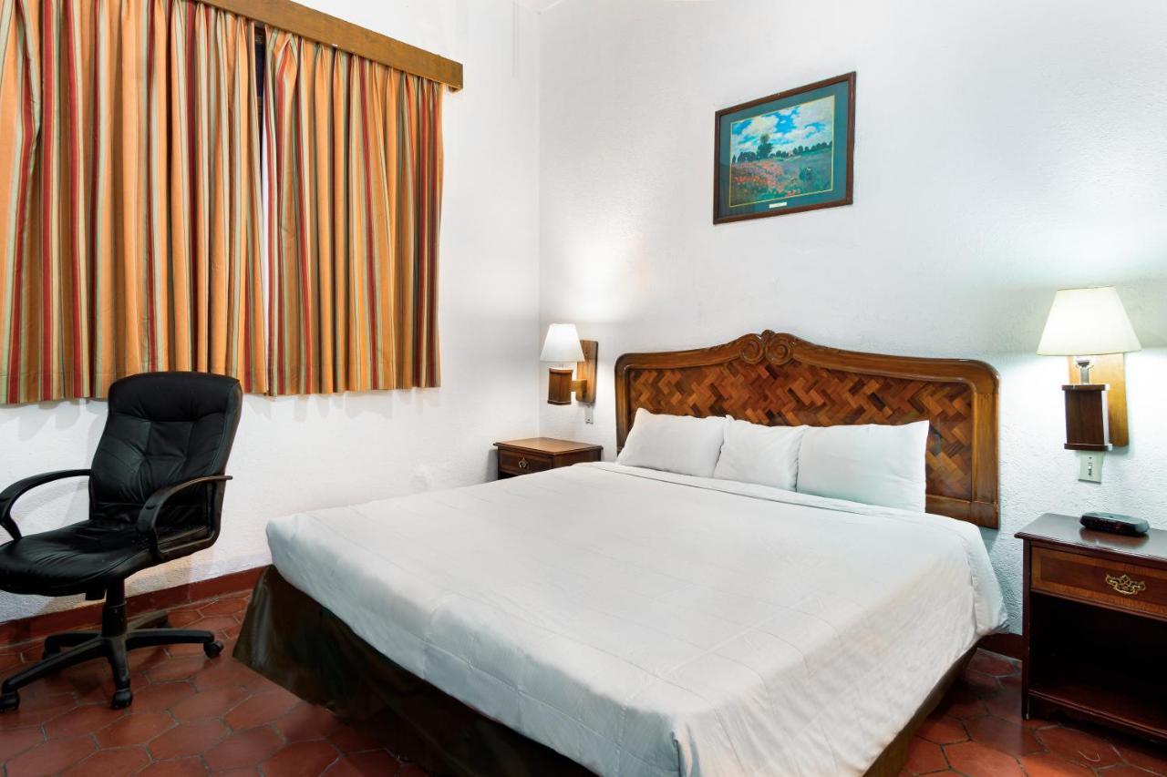 Hotel Urdinola Saltillo Buitenkant foto