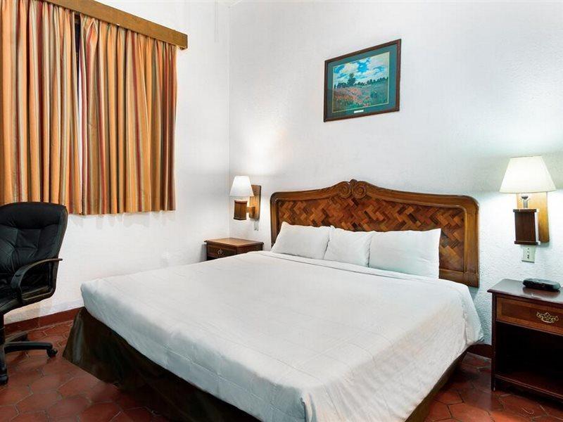 Hotel Urdinola Saltillo Buitenkant foto