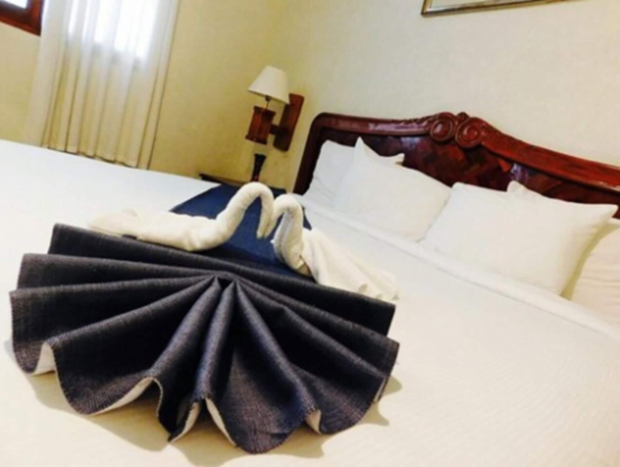 Hotel Urdinola Saltillo Buitenkant foto