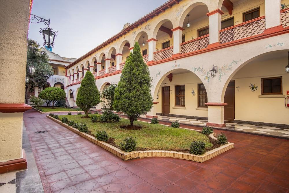Hotel Urdinola Saltillo Buitenkant foto