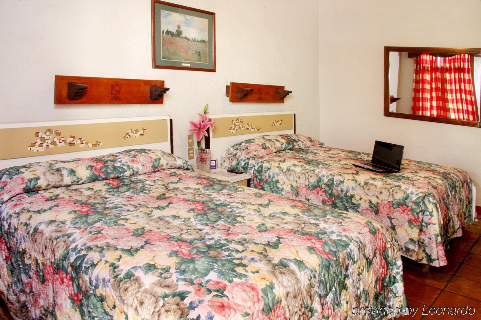 Hotel Urdinola Saltillo Kamer foto