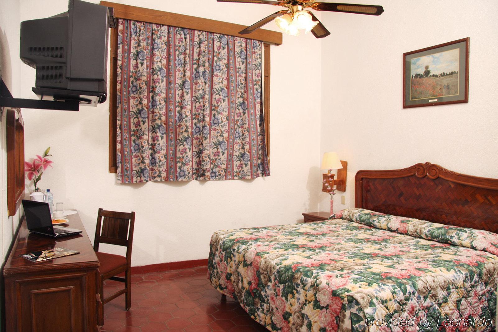 Hotel Urdinola Saltillo Buitenkant foto