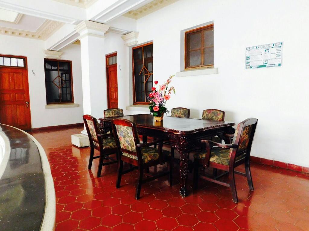 Hotel Urdinola Saltillo Buitenkant foto