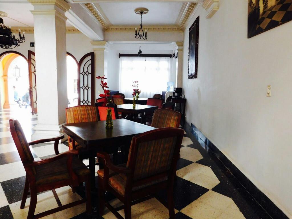 Hotel Urdinola Saltillo Buitenkant foto