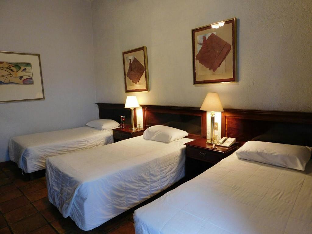 Hotel Urdinola Saltillo Buitenkant foto